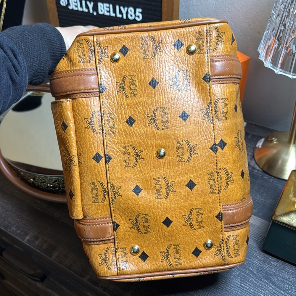 !!!!SOLD!!!! MCM Tan and Brown Satchel with Iconic Monogram - Picture 8 of 17